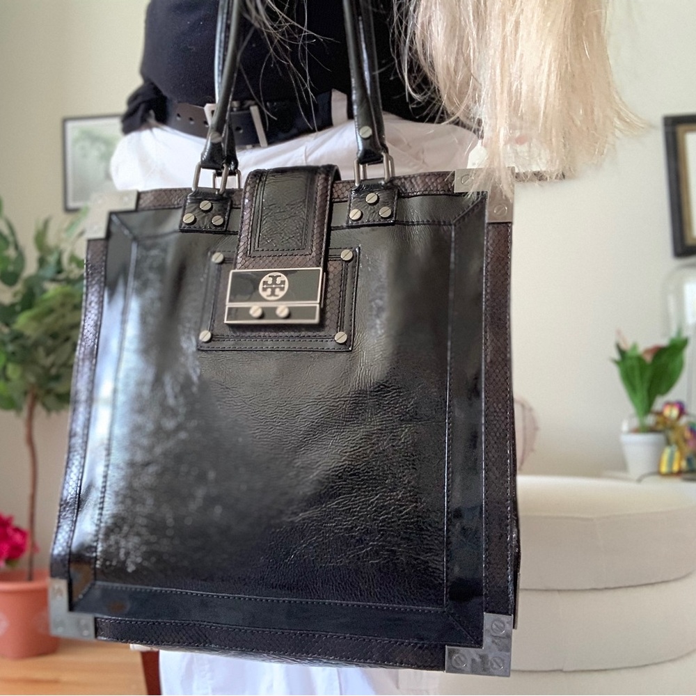TORY BURCH VINTAGE LARGE PATENT TOTE - Picture 1 of 10
